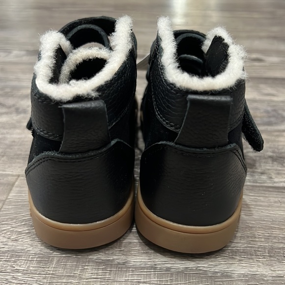 ugg rennon ii black